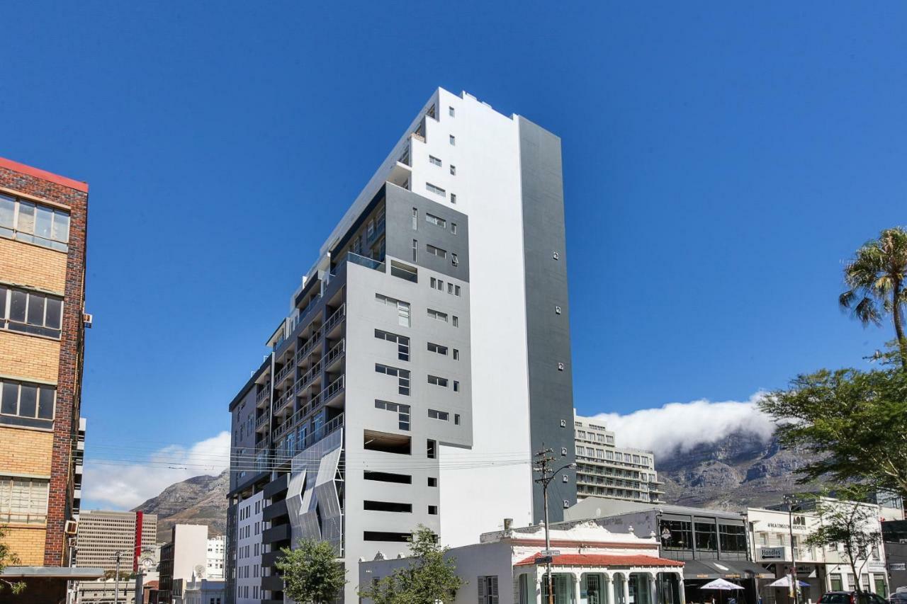 Urban Oasis Balcony Apartment Backup Powered Le Cap Extérieur photo